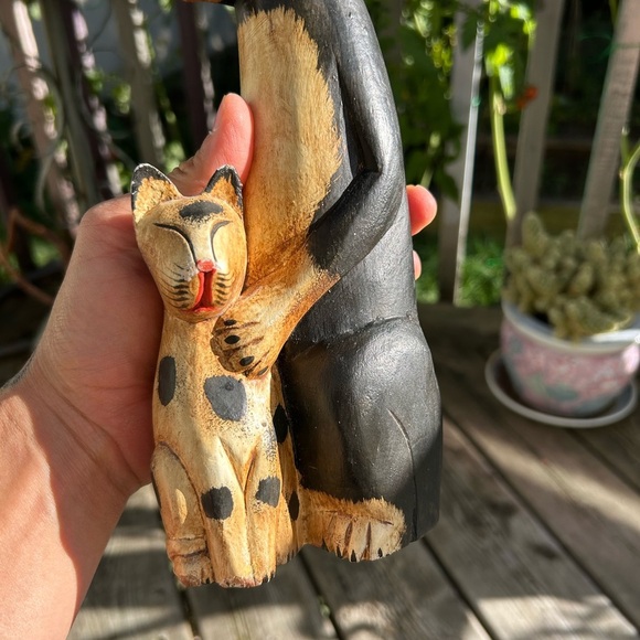 Vintage Wooded Hand Carved And Painted Folk Art Cat W Child Indonesia 10.5"x2.5" - Picture 8 of 16